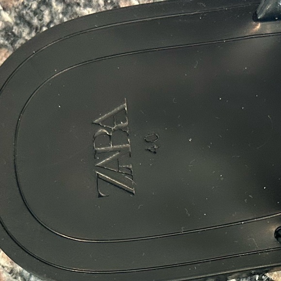 Zara Flat Leather Sandals with Decorative Detail - Picture 7 of 8